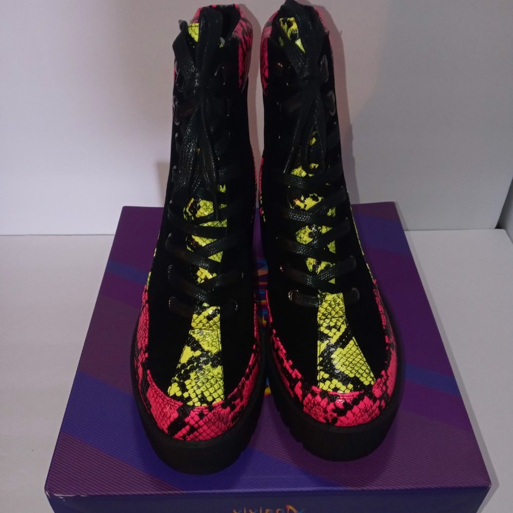 Ankle Boots - Picture 5 of 9